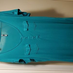 LIKE NEW Very nice teal green top. (ONLY WORN ONCE).
